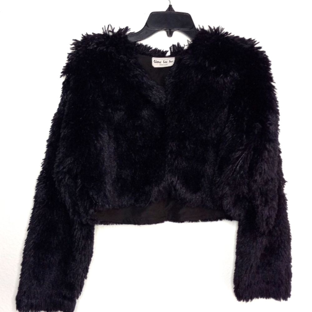 Shane Lee Inc sz L  black cropped fuzzy jacket coat.